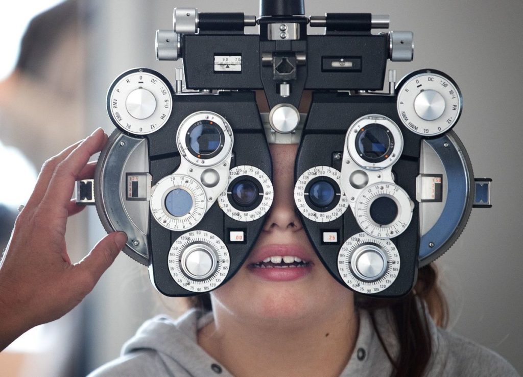 getting an eye exam can help you maintain healthy eyesight